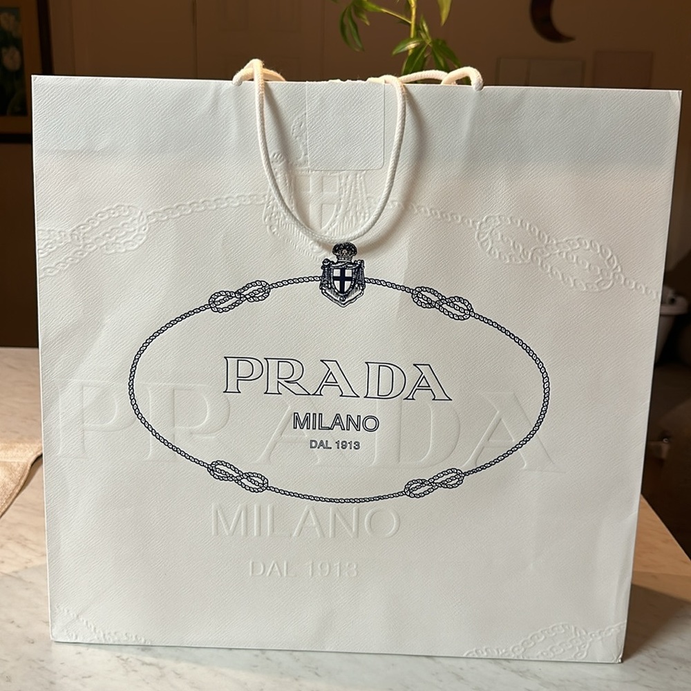 PRADA FOR SALE 🪬🪬🪬🪬🪬🪬 - Picture 4 of 7